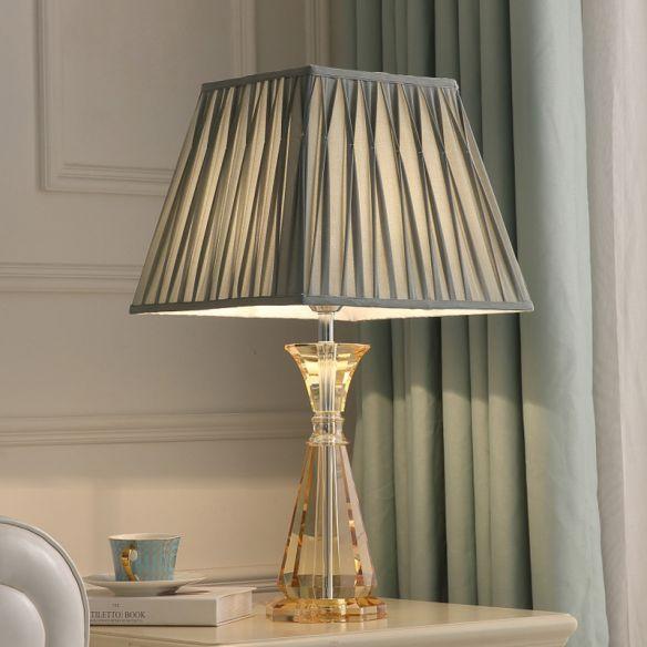Simple high-end table lamp art