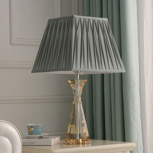 Simple high-end table lamp art